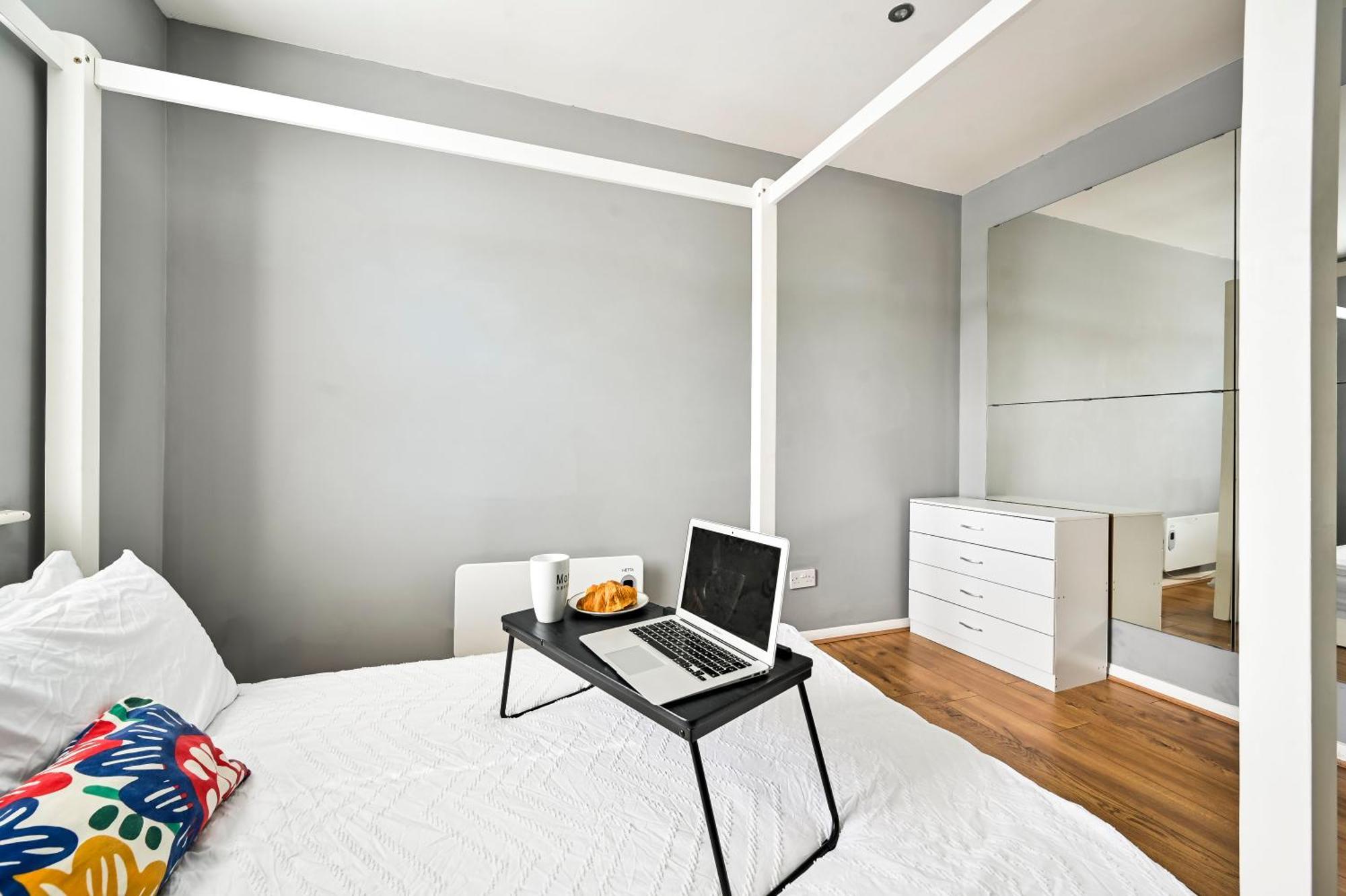 Апартаменти Cosy 1-Bed E15, Sleeps 4, 1 Min From Tube Station Near O2 Arena Лондон Екстер'єр фото