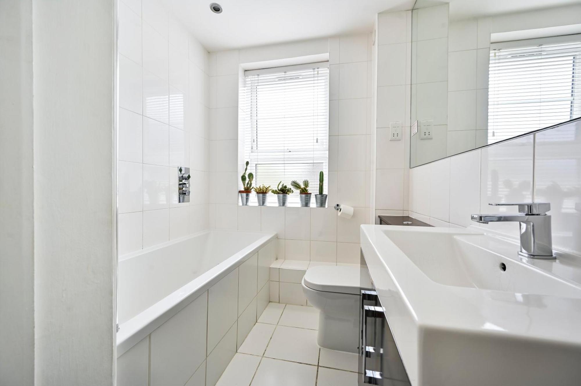 Апартаменти Cosy 1-Bed E15, Sleeps 4, 1 Min From Tube Station Near O2 Arena Лондон Екстер'єр фото