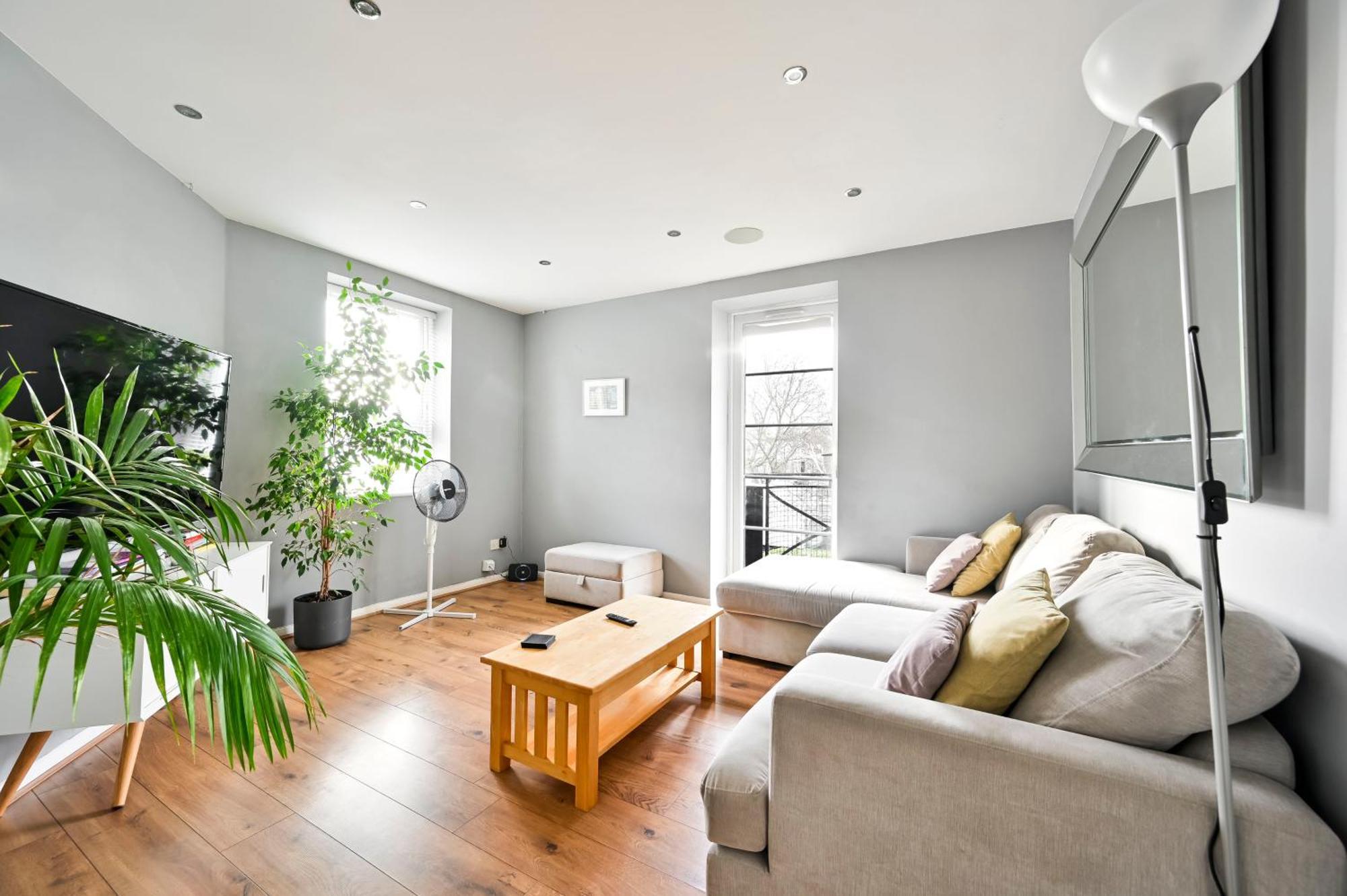 Апартаменти Cosy 1-Bed E15, Sleeps 4, 1 Min From Tube Station Near O2 Arena Лондон Екстер'єр фото